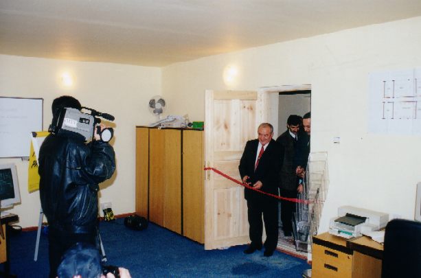 Deputy Mayor opens the school