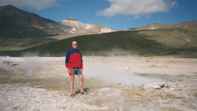 A geezer (me) at the Puchuldeeza geysers!